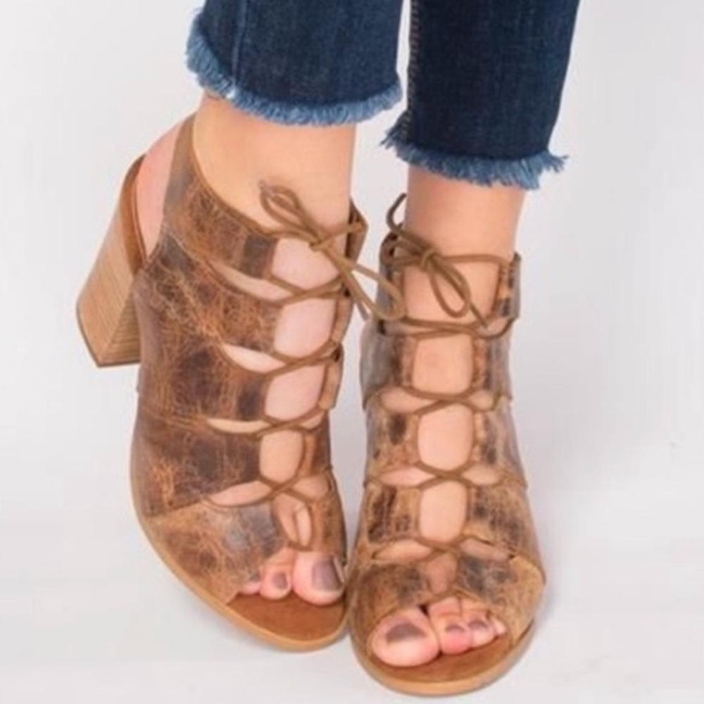 DIBA True Tren Dee Leather Lace Up Sandal